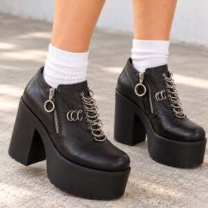 UNIF Grail Platforms Black Leather Pierced Metal Ring Chunky Heeled Oxford US 8